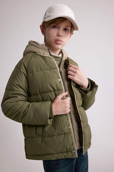 DeFacto Boy's Water Repellent Hooded Puffer Jacket - Zippered and Snap Closure C5979A824Wn