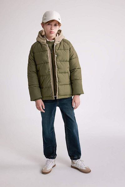 DeFacto Boy's Water Repellent Hooded Puffer Jacket - Zippered and Snap Closure C5979A824Wn