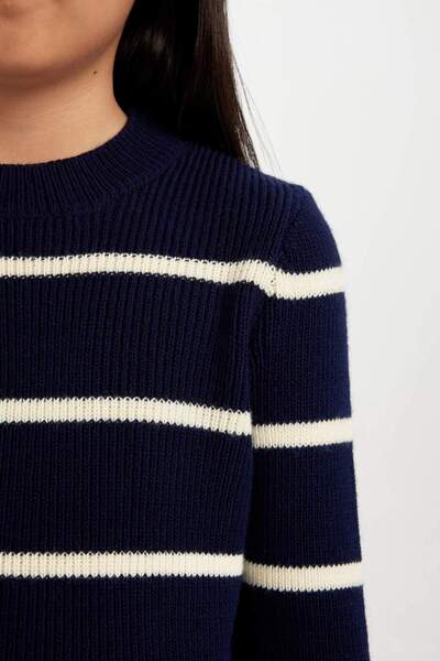 DeFacto Kız Çocuk Lacivert Çizgili Fitted Bisiklet Yaka Triko Kazak D1392A824WN