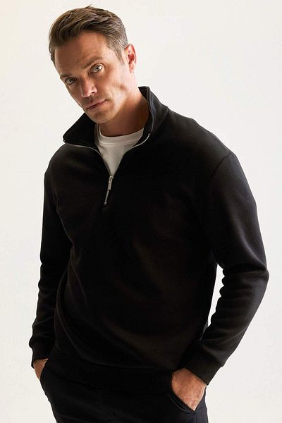 DeFacto Schwarzes 3-fädiges Baumwoll-Raised-Fleece-Sweatshirt mit normaler Passform, bequemer Passform, Stehkragen und Reißverschluss