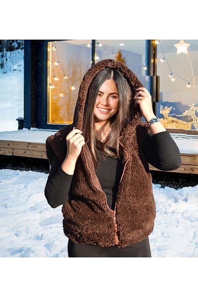 Özgüner Oyuncak Pabtex Women's Plush Vest and Hat: an Indispensable Duo in Winter