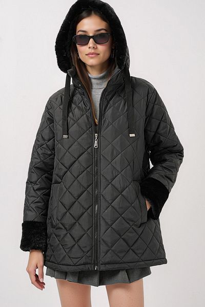 Merterium Women's Hooded Quilted Coat 1042 - Black