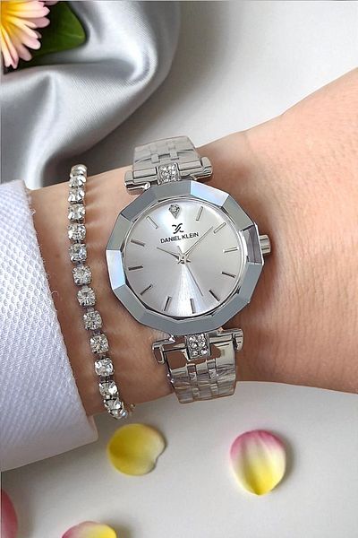 Daniel Klein 30 mm Cut Glass, Stone, 3 Atm Waterproof Metallic Women's Wristwatch, Stone Bracelet Gift
