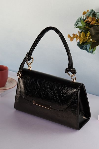 weem bag Elysara EB0602 | Чанта тип клъч от намачкана лачена кожа