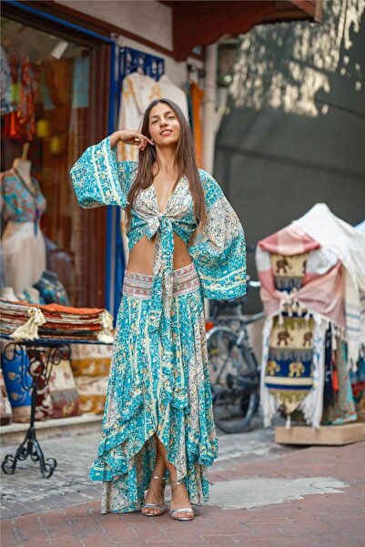 Miss Boheme Green Color Gold Detailed Waist Embroidered Sequin Silk Skirt Blouse Set