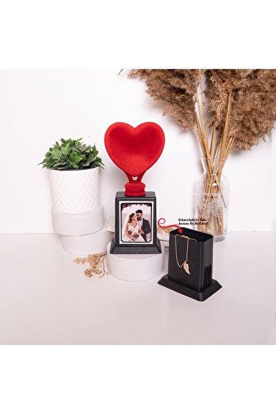 Sevilla Yılın En İyi Kalpli Sevgilisi Kişiye Özel Fotoğraflı Kırmızı Kalp Ödü...