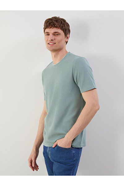 LC Waikiki قم بإنشاء أسلوبك من متجر UZG، تي شيرت رجالي أخضر بياقة مستقيمة