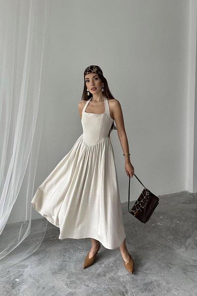 NOSTALJİX Rochie de in bej cu decolteu