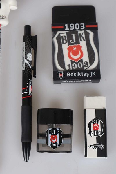 Beşiktaş مجموعة قرطاسية مرخصة من DEKOMUS مع قلم رصاص برأس ممحاة، متعدد الاستخدامات