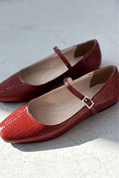 I Love Shoes حذاء باليرينا نسائي من الجلد اللامع من Edwons باللون الأحمر الداكن