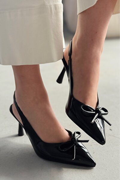 I Love Shoes حذاء نسائي بكعب من الجلد اللامع من Avalis مزين بفيونكة سوداء