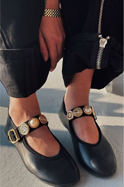 I Love Shoes حذاء باليه نسائي من الجلد غير اللامع من Brosta مزين بإبزيم أسود