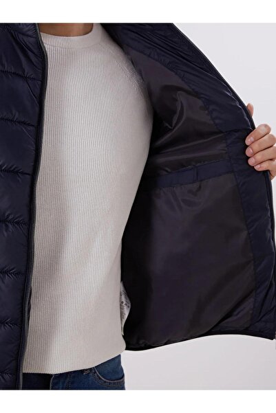 LC Waikiki LCWAIKIKI Classic Standart Kalıp Dik Yaka Erkek Şişme Yelek (W5)