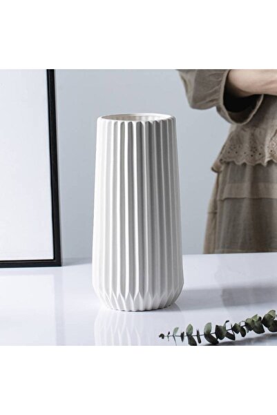 GREEN TOWN مزهرية سيراميكية بيضاء بارتفاع 23 سم