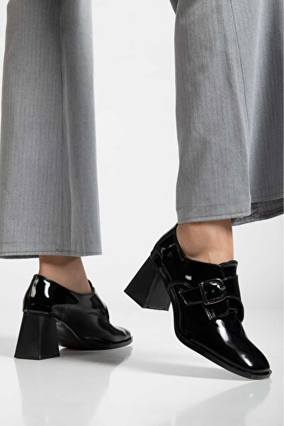 SEDRİK yeni sezon melly nude rugan ital malzeme toka detaylı topuklu kadın ayakkabısı