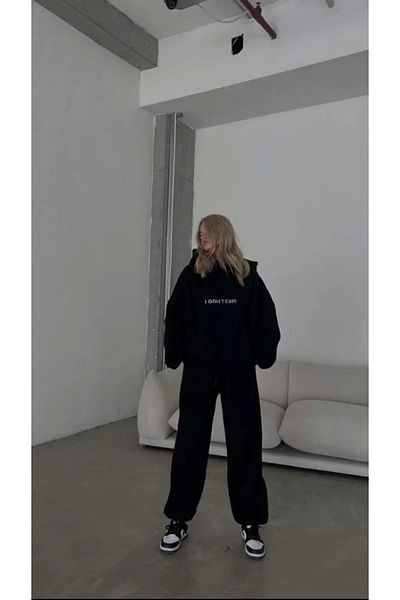 SuQ    Embroidered Three Thread Sweat Suit - Black