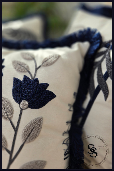 SasoHome Beauty Flowers Punch Embroidery Patterned Linen Throw Pillow Cover