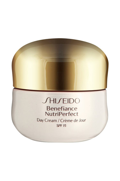 Shiseido OLGUN VE KURU CİLTLER İÇİN SIKILAŞTIRICI PARLAKLIK VERİCİ GÜNDÜZ KRE...