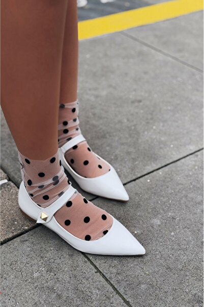 I Love Shoes حذاء باليه نسائي أبيض بمقدمة مدببة من Brano