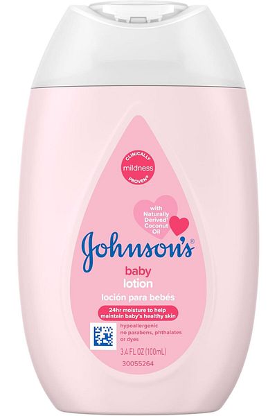 Johnson´s Baby Johnson's Moisturizing Mild Pink Baby Lotion with Coconut Oil for Delicate Baby Skin, Dye-Free, Hypo