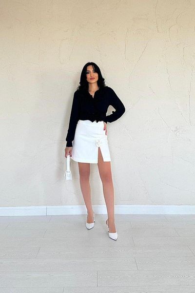 Butik Ecru Slit Rose Detailed Mini Skirt