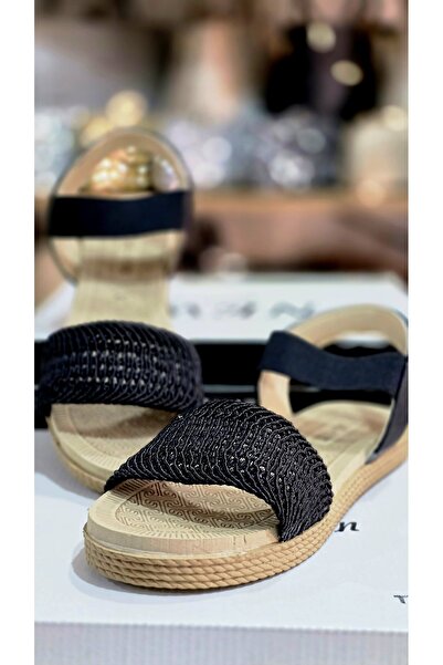 Shoes'n صندل نسائي ذو مظهر شبكي وحزام واحد