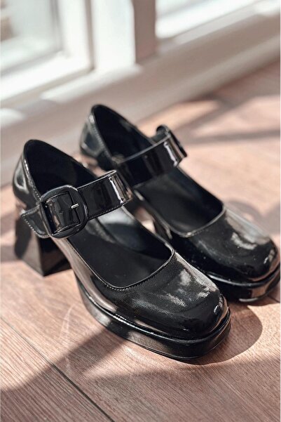 I Love Shoes Lanis Patent Leather Buckle Detailed Platform Heeled Shoes Black