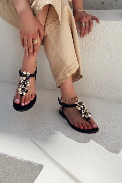 I Love Shoes Wanids Shiny Satin Black Flip Flops Sandals with Seashell Detail