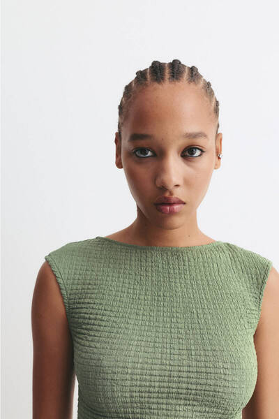 Pull & Bear Dokulu sırtı açık tişört