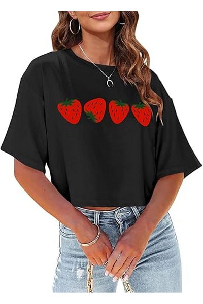 aynewmoda Strawberry print t-shirt, comfortable strawberry print crop top for fruit lovers