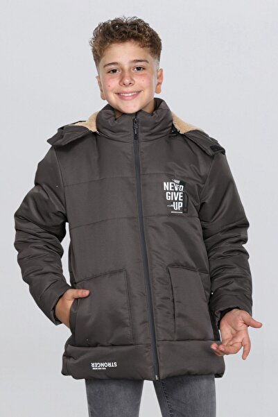 BY GAZİ ERKEK ÇOCUK SU İTİCİ ÇIKARILABİLİR KAPÜŞONLU FERMUARLI CEPLİ MONT