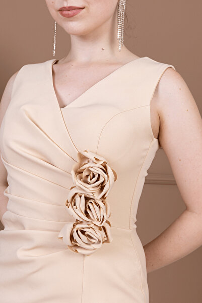 BEYBOS Atlas Kumaş Gül Detaylı Kalem Elbise - BEJ