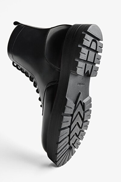 Bershka Erkek Siyah Kalın Tabanlı Bot