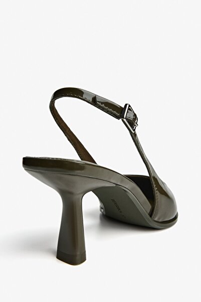 Bershka Kısa sivri topuklu arkası açık ayakkabı