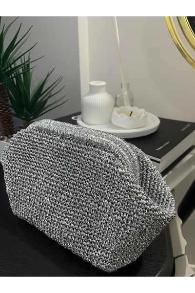 BAGS حقيبة كلاتش لامعة