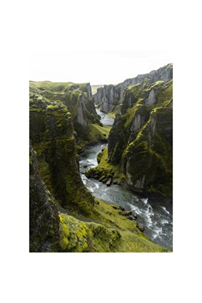 OEM Tablou Canvas, Canyon-ul verde al Islandei misterioase