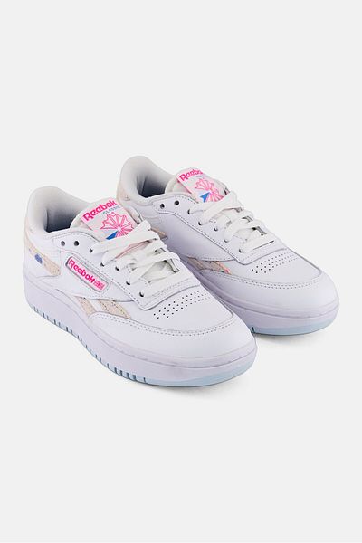 Reebok حذاء تنس نسائي برباط مزدوج من Club C، باللون الأبيض