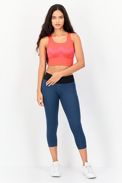 adidas حمالة صدر رياضية نسائية محبوكة ومبطنة بشكل خفيف، متعددة الألوان