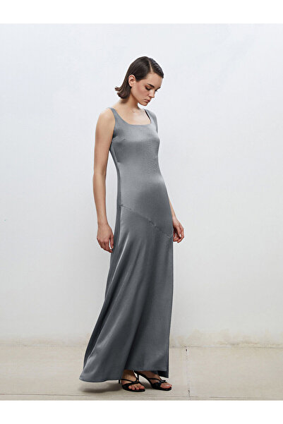 LC Waikiki Βραδινό φόρεμα σατέν με τετράγωνο γιακά