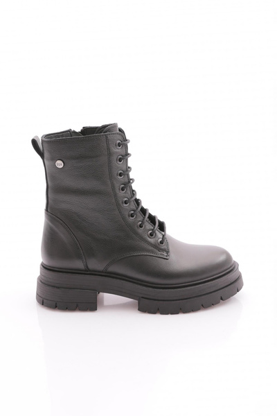 DGN 26254 Women's Lace-Up Boots