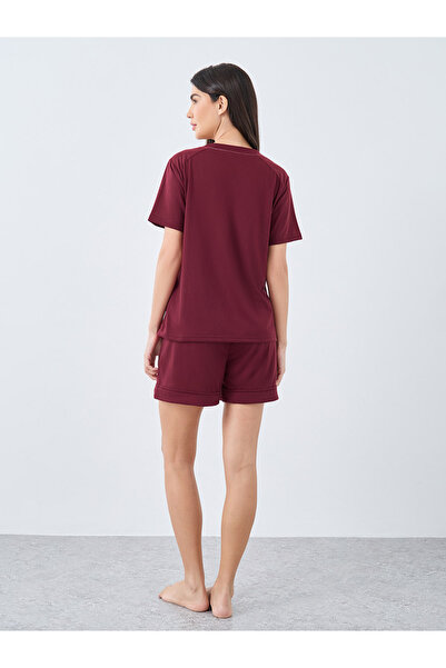 Styli Los Angeles Notch Neck Raglan T-Shirt & Shorts Set