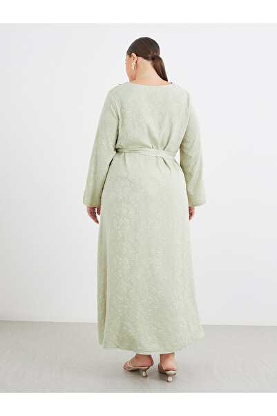 Styli Plus Green Jacquard Kaftan with Lace Trim