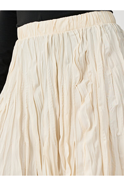 Styli Textured Elasticated Waistband A-Line Maxi Skirt