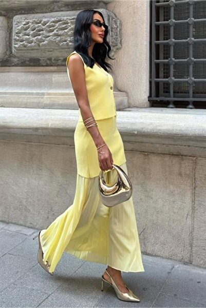 HAZEGO طقم تريكو على طراز توريغا مع صدرية وتنورة مطوية 10001