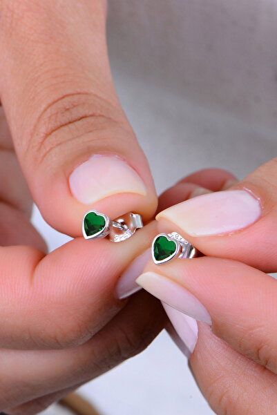 Söğütlü Silver Gümüş rodyumlu yeşil taşlı sıvama modeli kalp küpe SGTL12997YESIL