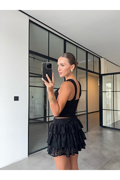 BB Bensu Buyruk İÇİ ŞORTLU SİYAH DANTEL ETEK