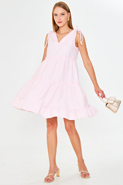 armonika Γυναικείο φόρεμα με βολάν με λαιμόκοψη σε πούδρα με αμάνικο δεμένο με τον ώμο ARM-25Y001061