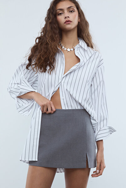 Stradivarius Yan Yırtmaçlı Etek Şort