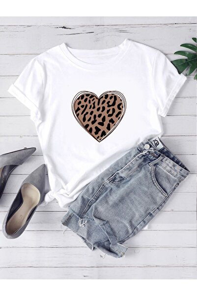 Lider Leather تيشيرت نسائي مطبوع عليه قلب