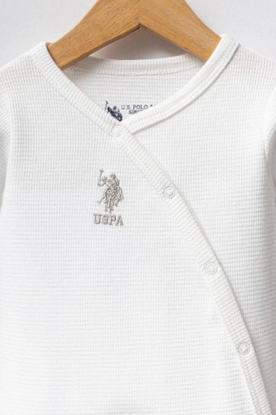 U.S. Polo Assn. طقم بذلة للأولاد باللون الأبيض من US POLO ASSN USB2522